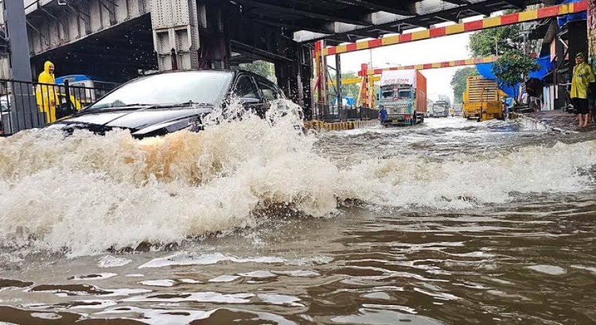 Torrential Rains Paralyse Mumbai and North India